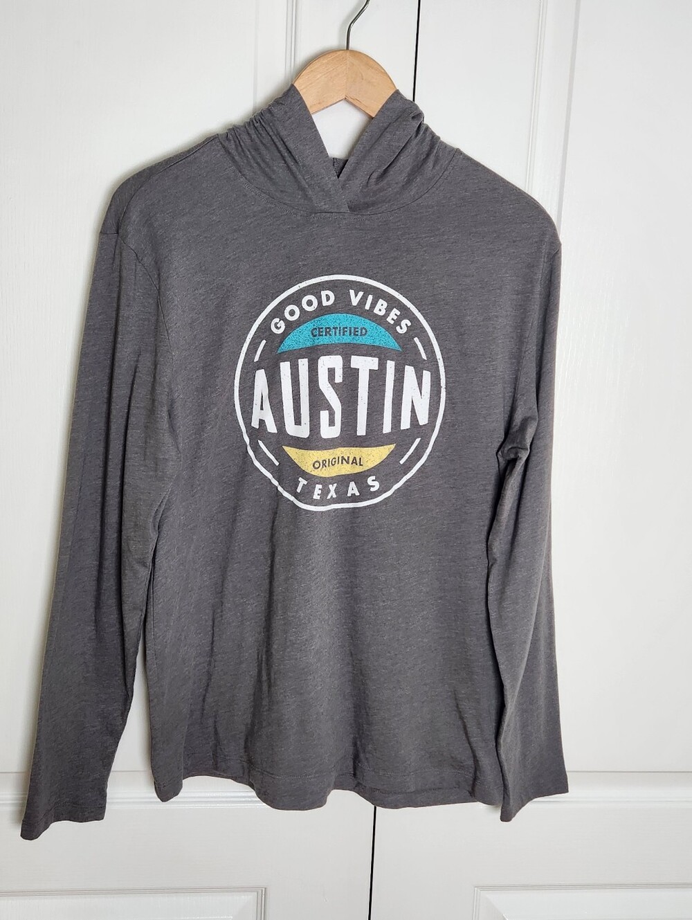 Good Vibes Austin Texas Mens Small Hoodie T-shirt Gray Certified Original